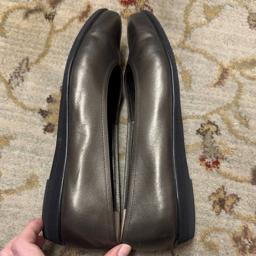 Salvatore Ferragamo Strana style Women's Gray Leather Flats